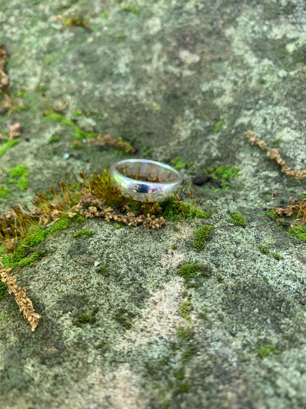 Mount (Unisex) Ring